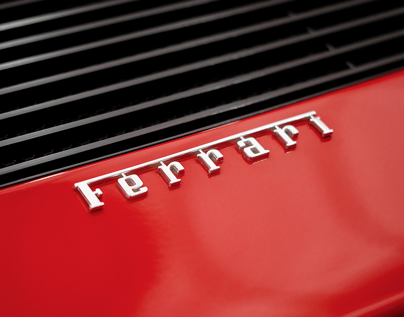 Emblema y carrocería del Ferrari Testarossa