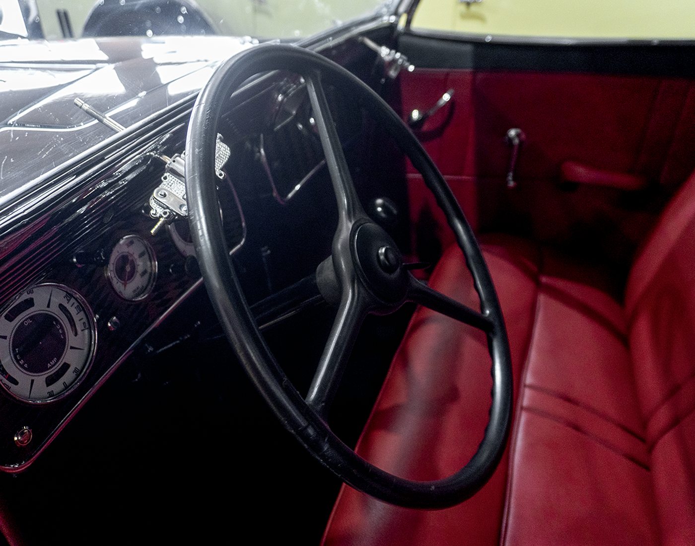 Interior del Auburn 852